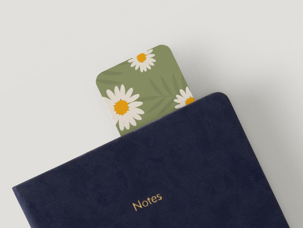 Green Daisy Bookmark | Floral Bookmark for Readers | Aesthetic Book Accessory | Cute Gift for Book Lovers | Botanical Stationery | Spring Reading Gift