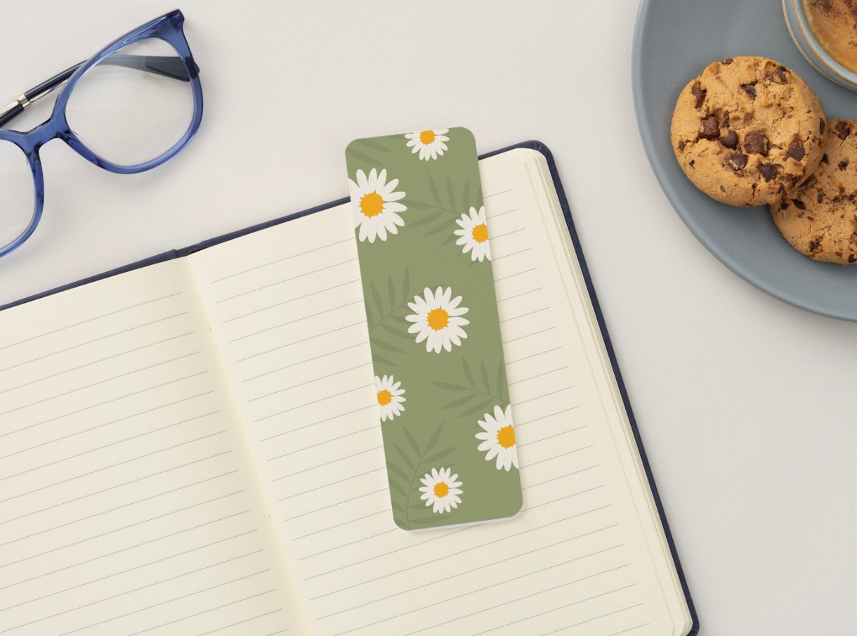 Green Daisy Bookmark | Floral Bookmark for Readers | Aesthetic Book Accessory | Cute Gift for Book Lovers | Botanical Stationery | Spring Reading Gift