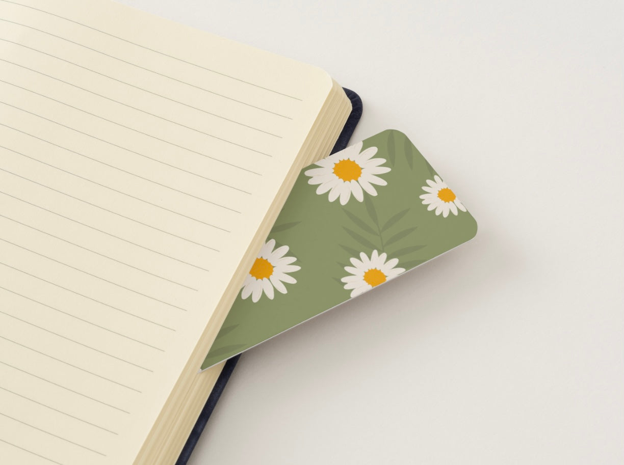 Green Daisy Bookmark | Floral Bookmark for Readers | Aesthetic Book Accessory | Cute Gift for Book Lovers | Botanical Stationery | Spring Reading Gift
