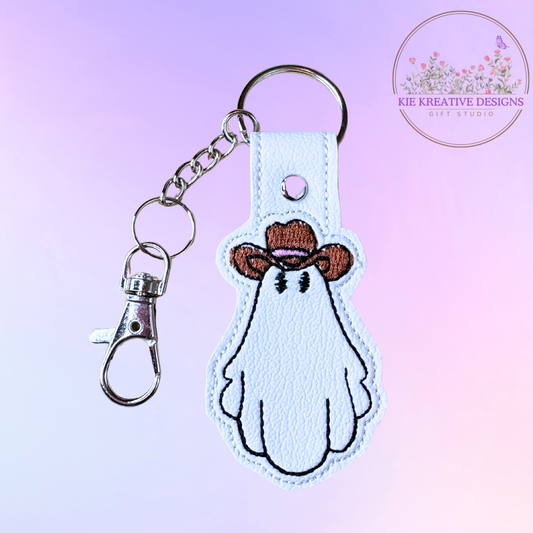 Embroidered Cowboy Ghost Keychain – Cute Halloween Keychain | Western Ghost Bag Charm | Spooky Aesthetic Key Ring | Fun Gift for Friends