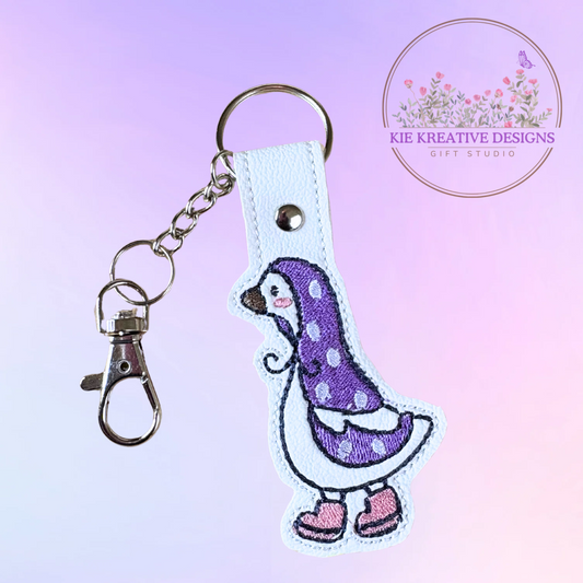 Whimsical Goose Keychain with Purple Bonnet – Embroidered Farm Animal Key Fob, Cute Goose Lover Gift, Cottagecore Aesthetic Accessory, Bag Charm