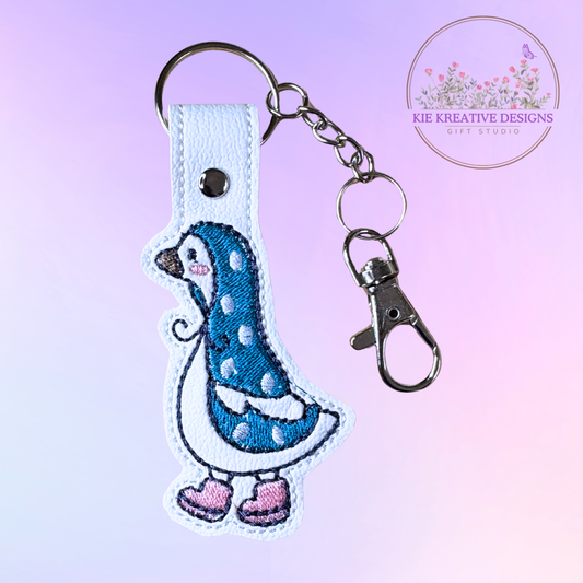 Embroidered Goose Keychain – Cute Duck Key Ring with Bonnet | Farmhouse Animal Bag Charm | Gift for Her, Cottagecore Accessory, Purse Clip