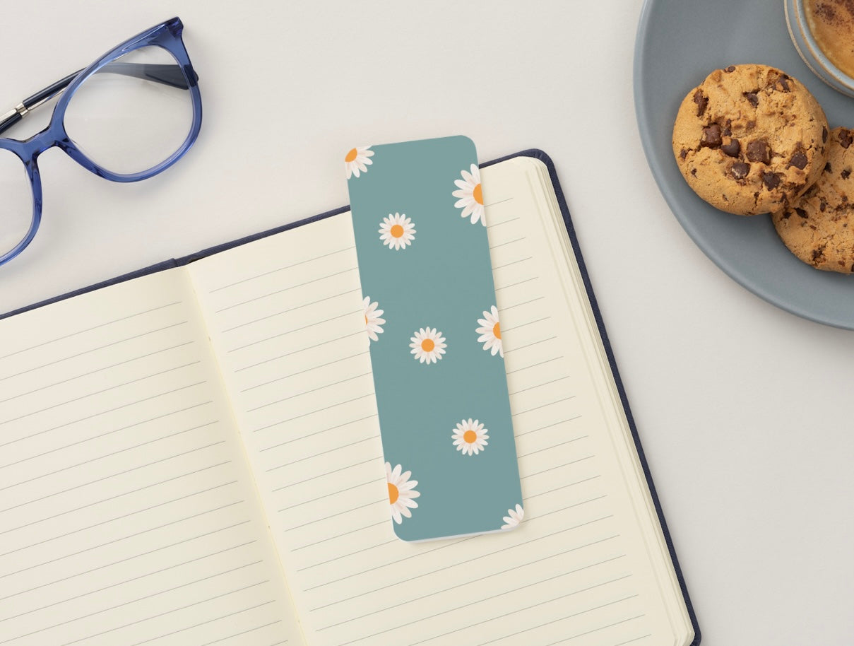 Daisy Bookmark, Floral Bookmark, Minimalist Bookmark, Aesthetic Bookmark, Cute Flower Bookmark, Book Lover Gift, Spring Bookmark, Simple Reading Accessory
