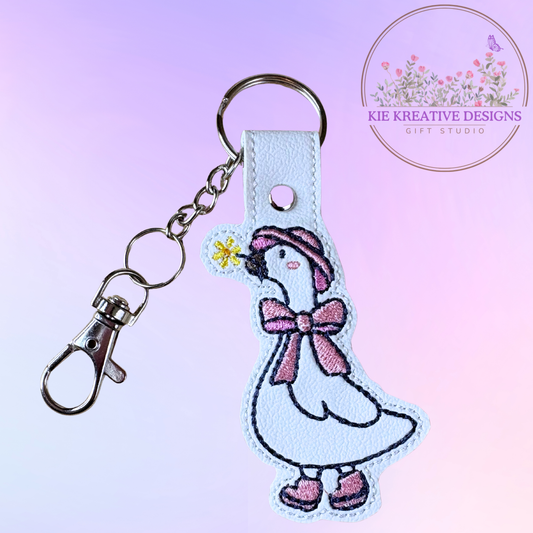 Vintage Goose Embroidered Keychain – Cute Farmhouse Key Fob, Cottagecore Bag Charm, Animal Lover Gift, Handmade Duck Key Holder
