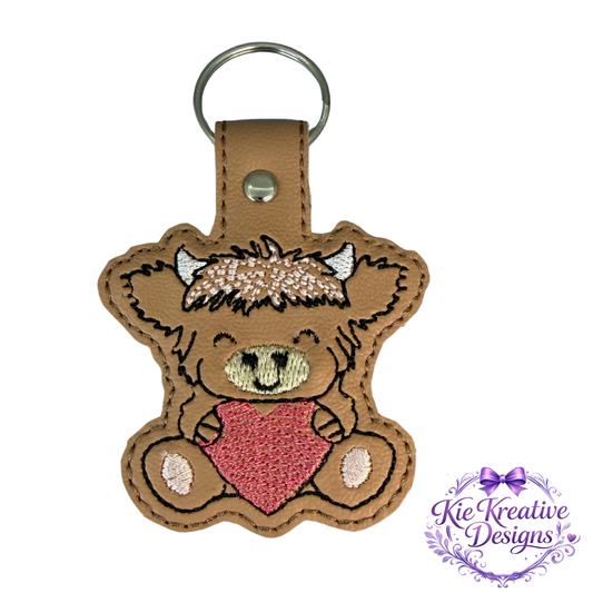 Highland Cow Heart Keychain – Cute Embroidered Cow Key Ring – Farm Animal Gift – Small Thoughtful Gift – Bag Charm – Valentine Gift Idea
