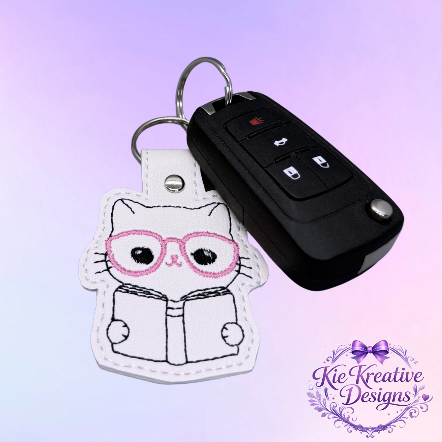 Embroidered Book Lover Cat Keychain – Cute Reading Kitty Key Fob – Bibliophile Gift – Reader Accessory – Teacher Book Club Gift