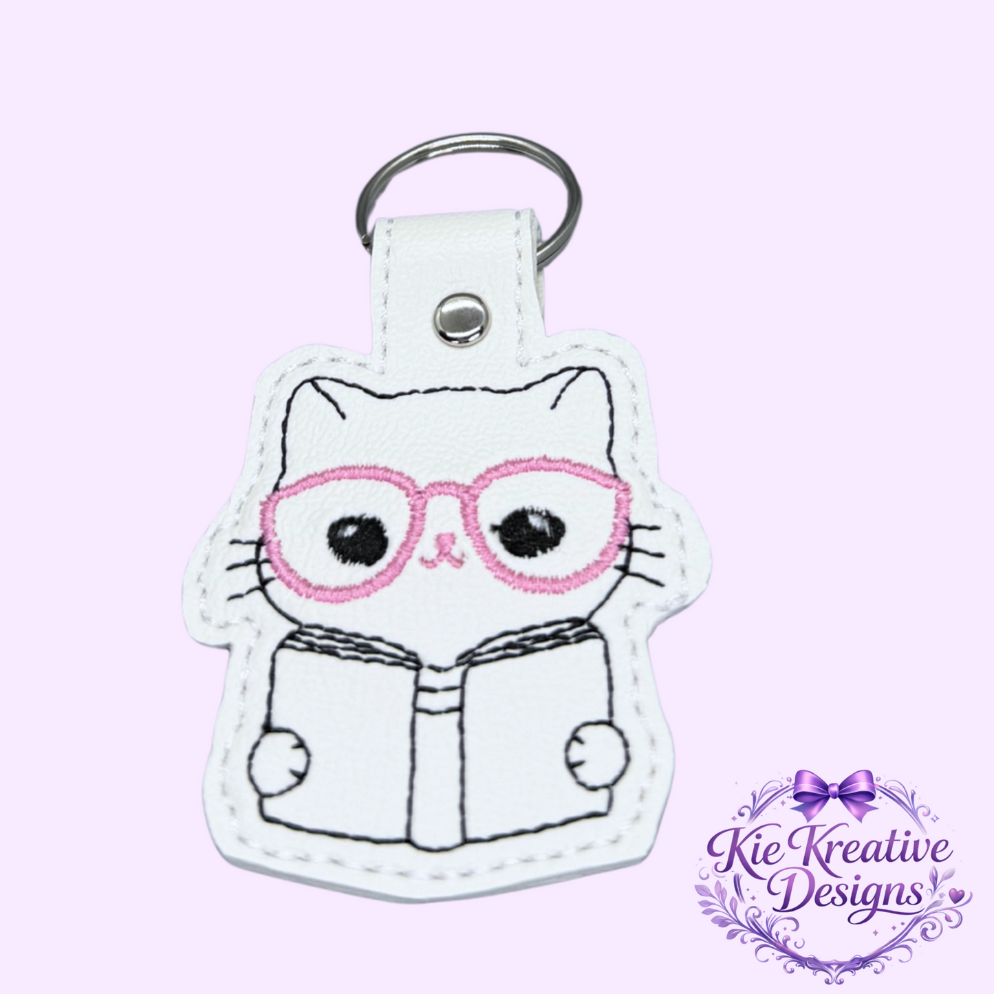 Embroidered Book Lover Cat Keychain – Cute Reading Kitty Key Fob – Bibliophile Gift – Reader Accessory – Teacher Book Club Gift
