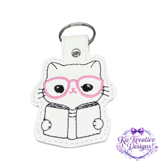 Embroidered Book Lover Cat Keychain – Cute Reading Kitty Key Fob – Bibliophile Gift – Reader Accessory – Teacher Book Club Gift